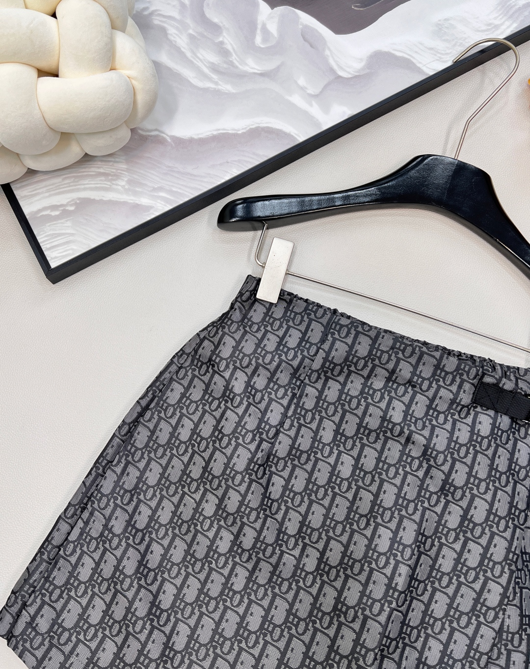 🆕DIOR新款老花提花裤裙，老花满印自带高级滤镜，度假风拉满⛱️A字版型藏肉buff叠满，正面半裙视觉秒