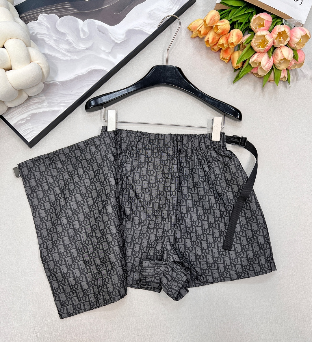 🆕DIOR新款老花提花裤裙，老花满印自带高级滤镜，度假风拉满⛱️A字版型藏肉buff叠满，正面半裙视觉秒