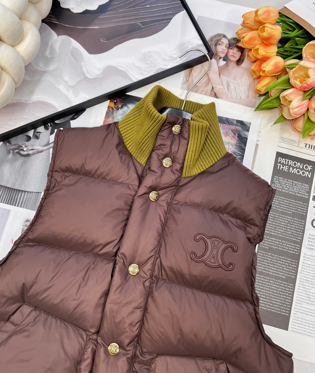 🆕Celine2025新款螺纹立领撞色棉服马甲，定制YB防风防水尼龙材质，羽绒棉填充内里，整件轻盈保暖，