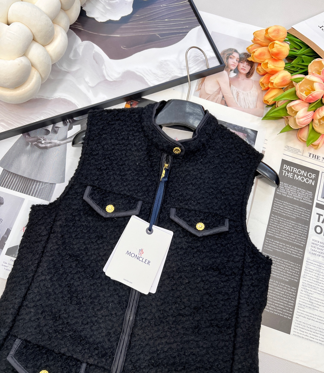 🆕Moncler2025新品上架泰迪毛绒四口袋拉链羽绒马甲，前幅外层饰以泰迪毛绒材质 质感柔软舒适 背后