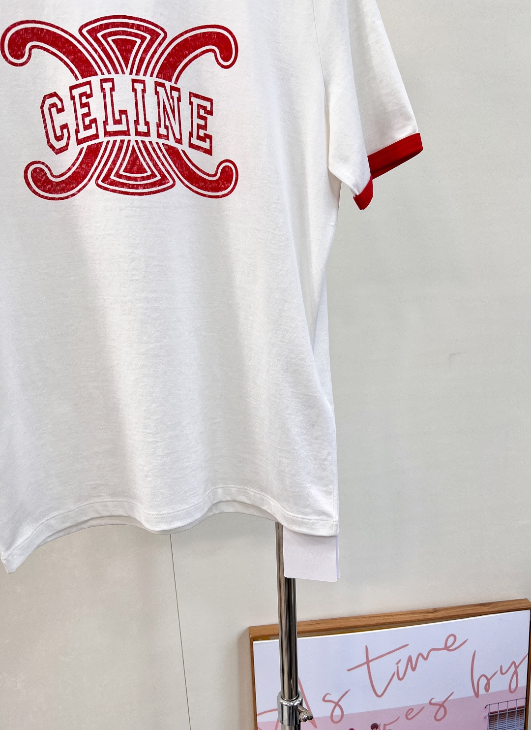 🆕 Celine 经典凯旋门字母T恤🖤炸街款！采用手工印花工艺 白色，红色颜色百搭时髦 实用性非常强的一