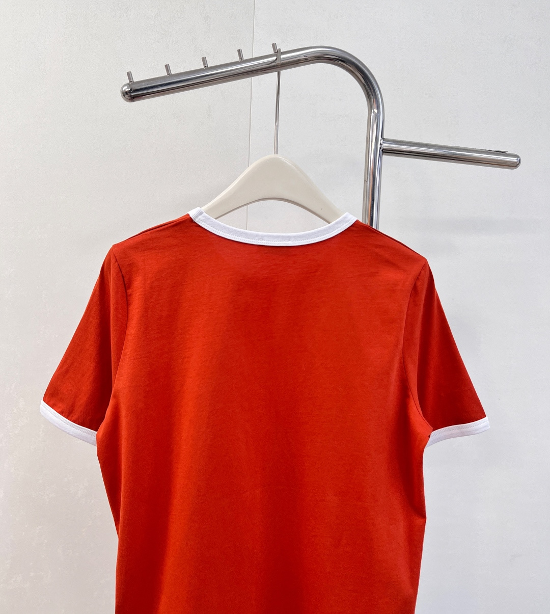 🆕 Celine 经典凯旋门字母T恤🖤炸街款！采用手工印花工艺 白色，红色颜色百搭时髦 实用性非常强的一