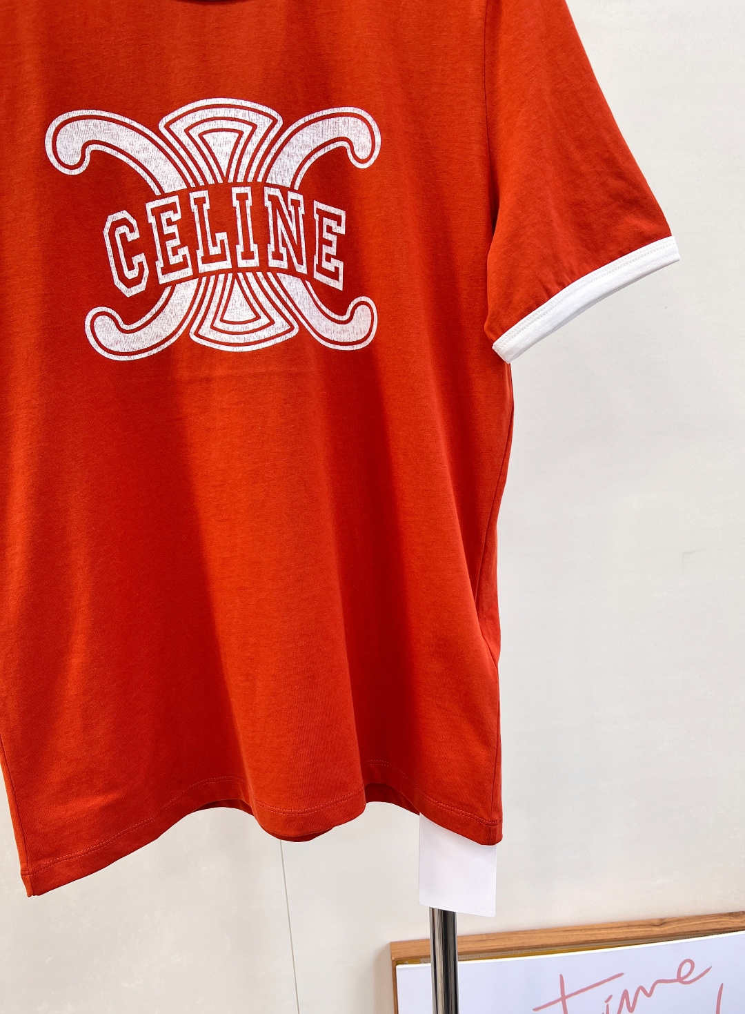 🆕 Celine 经典凯旋门字母T恤🖤炸街款！采用手工印花工艺 白色，红色颜色百搭时髦 实用性非常强的一