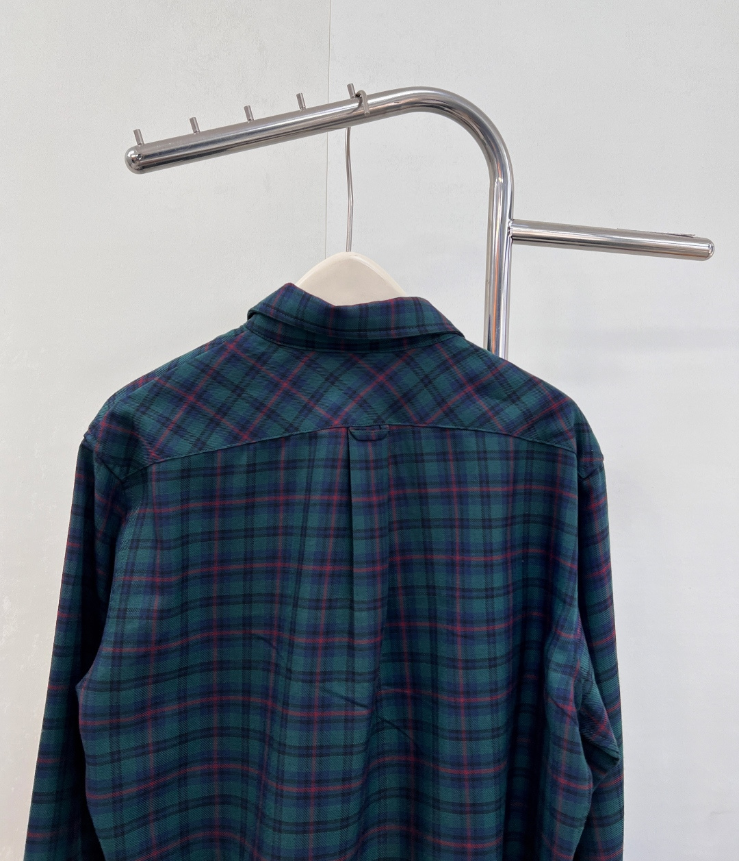 🆕MiuMiu25Fw早秋新款复古格纹短款衬衫丨⚠独家yb开发！高版出品！深绿与红棕交织的复古格纹，自带