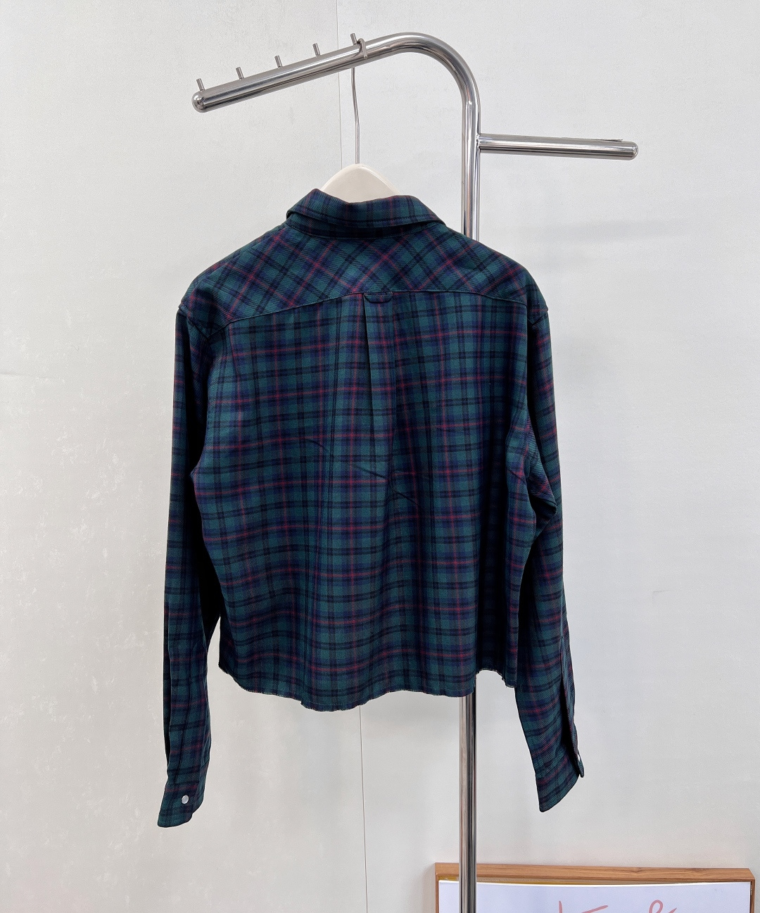 🆕MiuMiu25Fw早秋新款复古格纹短款衬衫丨⚠独家yb开发！高版出品！深绿与红棕交织的复古格纹，自带