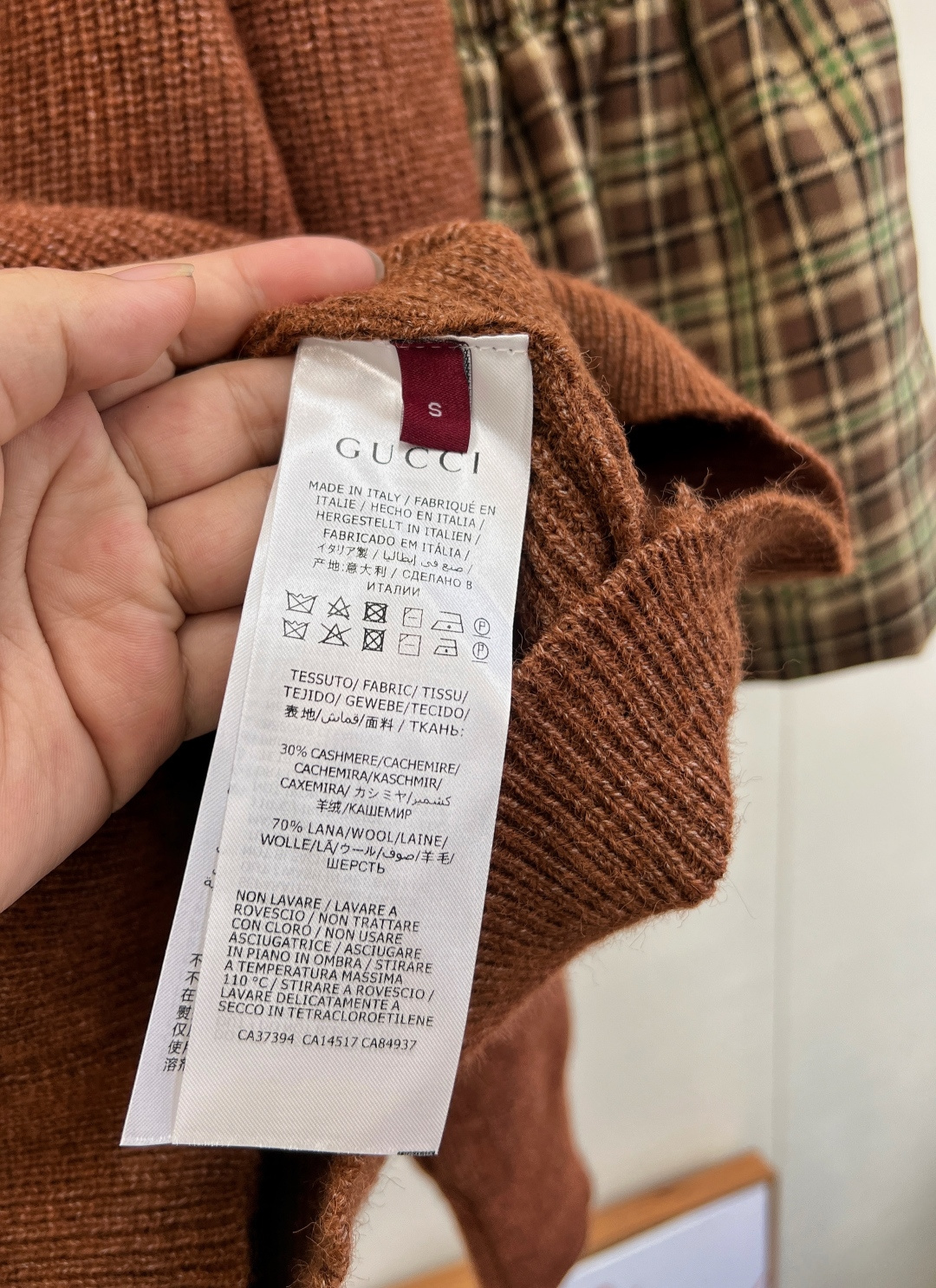 🆕Gucci新款简约字母套头毛衣，定制YB羊毛纱线织造，质感高级，舒适柔软，圆领落肩长袖毛衣，突出温柔气