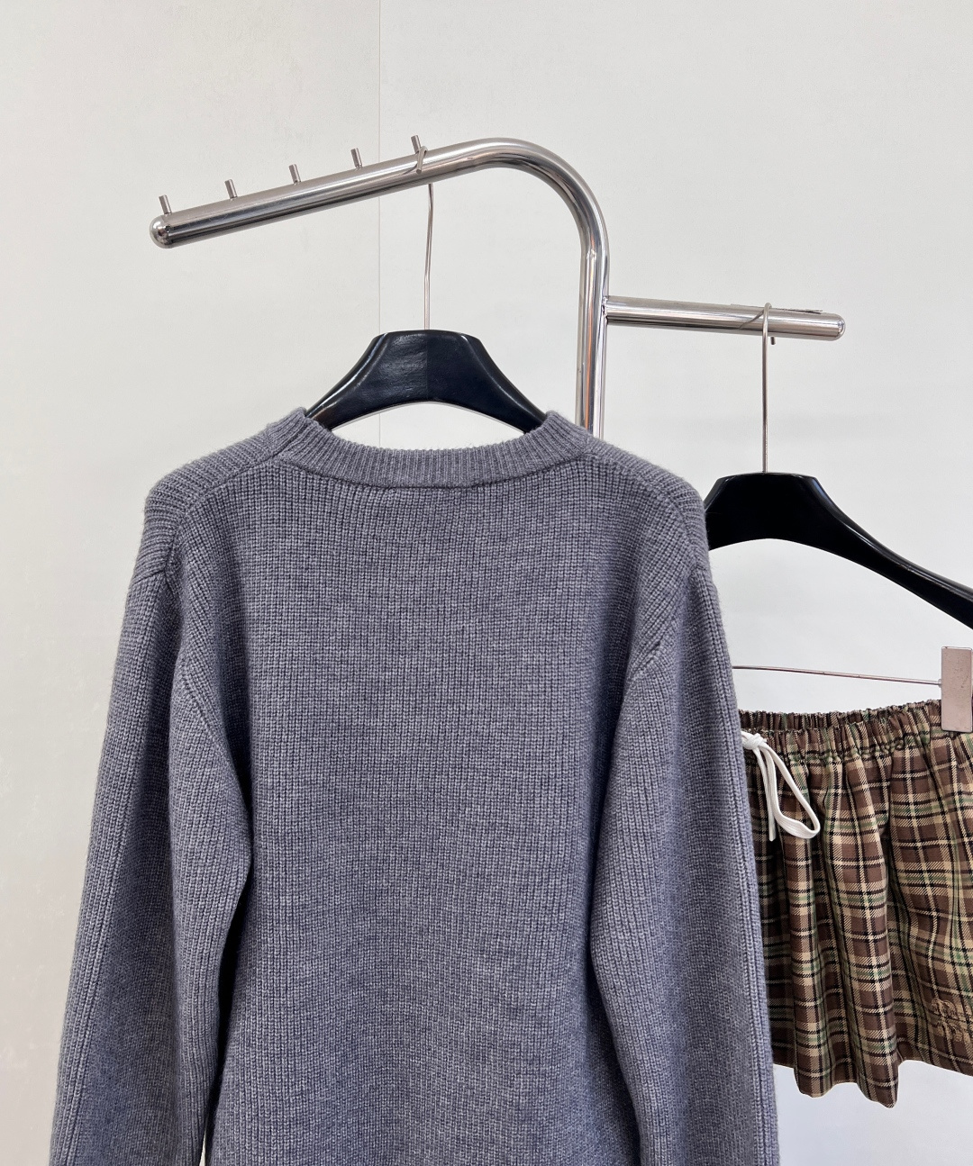 🆕Gucci新款简约字母套头毛衣，定制YB羊毛纱线织造，质感高级，舒适柔软，圆领落肩长袖毛衣，突出温柔气