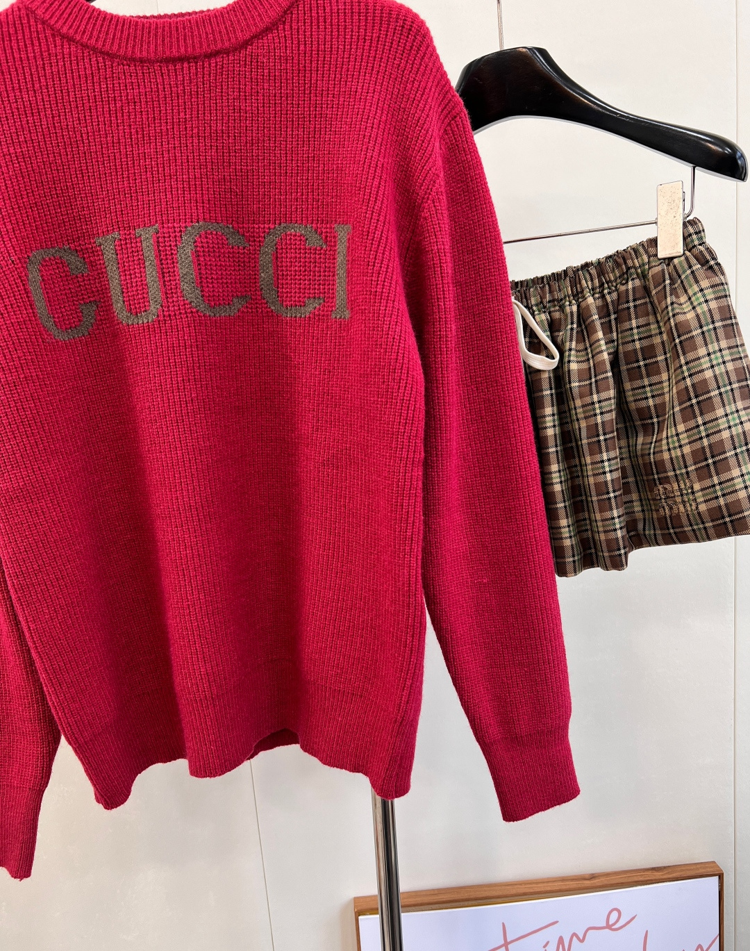 🆕Gucci新款简约字母套头毛衣，定制YB羊毛纱线织造，质感高级，舒适柔软，圆领落肩长袖毛衣，突出温柔气