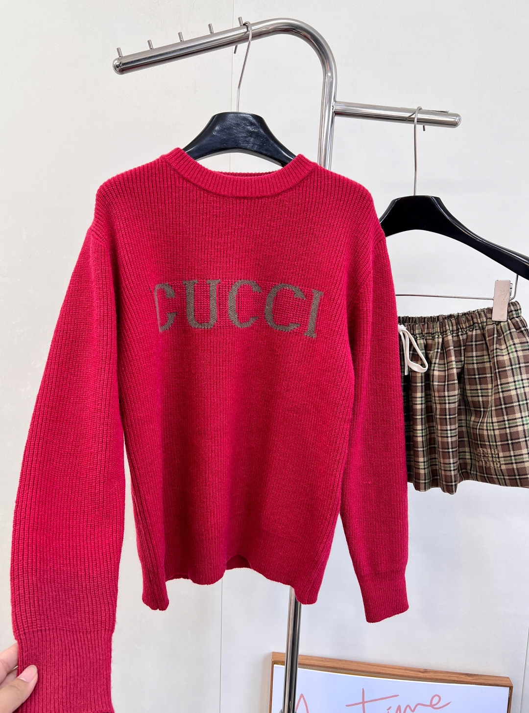 🆕Gucci新款简约字母套头毛衣，定制YB羊毛纱线织造，质感高级，舒适柔软，圆领落肩长袖毛衣，突出温柔气