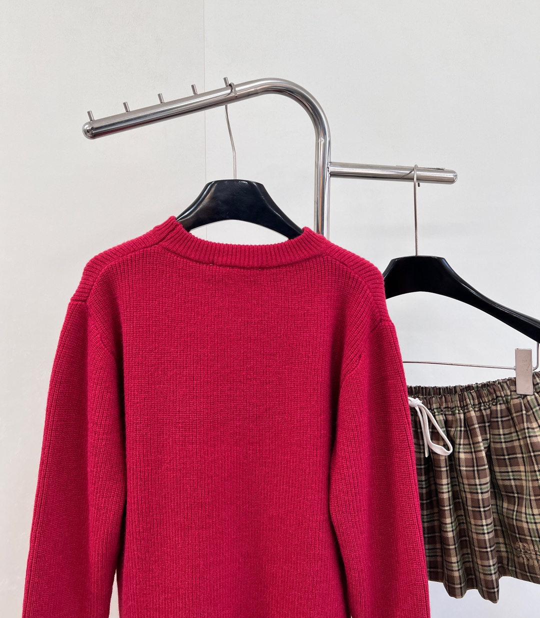 🆕Gucci新款简约字母套头毛衣，定制YB羊毛纱线织造，质感高级，舒适柔软，圆领落肩长袖毛衣，突出温柔气