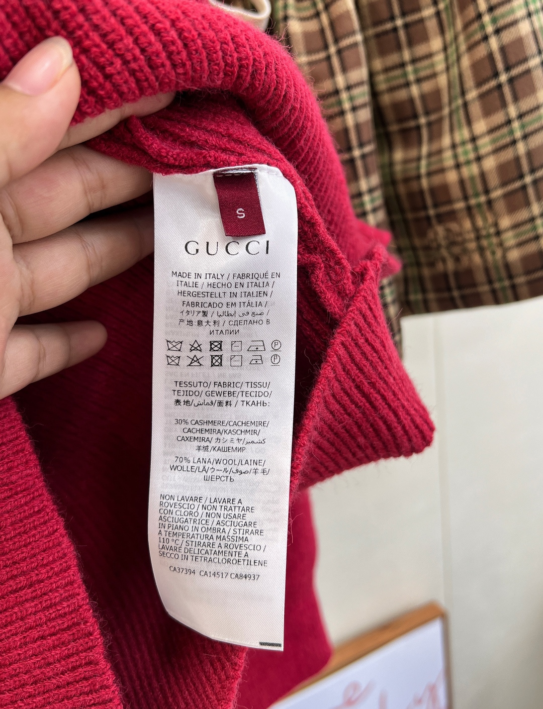 🆕Gucci新款简约字母套头毛衣，定制YB羊毛纱线织造，质感高级，舒适柔软，圆领落肩长袖毛衣，突出温柔气