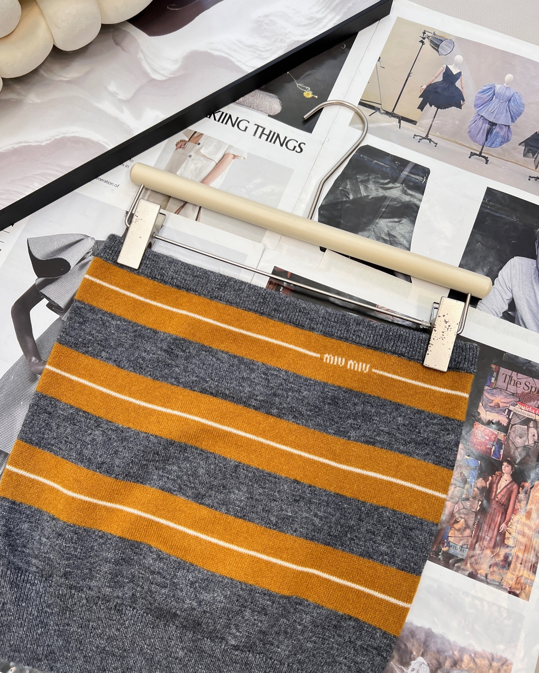 🆕Miumiu25Fw早秋新款薄款条纹羊毛针织抹胸丨⚠独家yb开发！高版出品！条纹设计经典又有层次感，贴