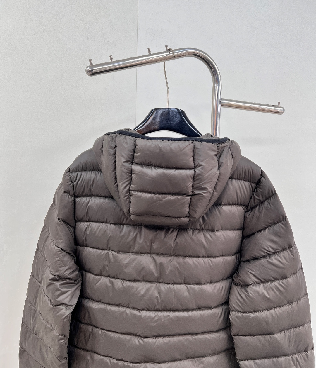 🆕Miumiu2025新款连帽亮面拉链羽绒服，定制YB防风防水尼龙材质 白鹅绒填充内里 整件轻盈保暖 连