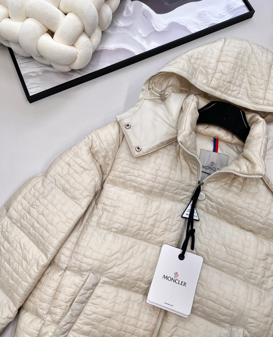 🆕Moncler新款连帽羽绒服外套，定制YB进口防风防水尼龙材质，其工艺还原，升级材质，提升秋冬御寒功能