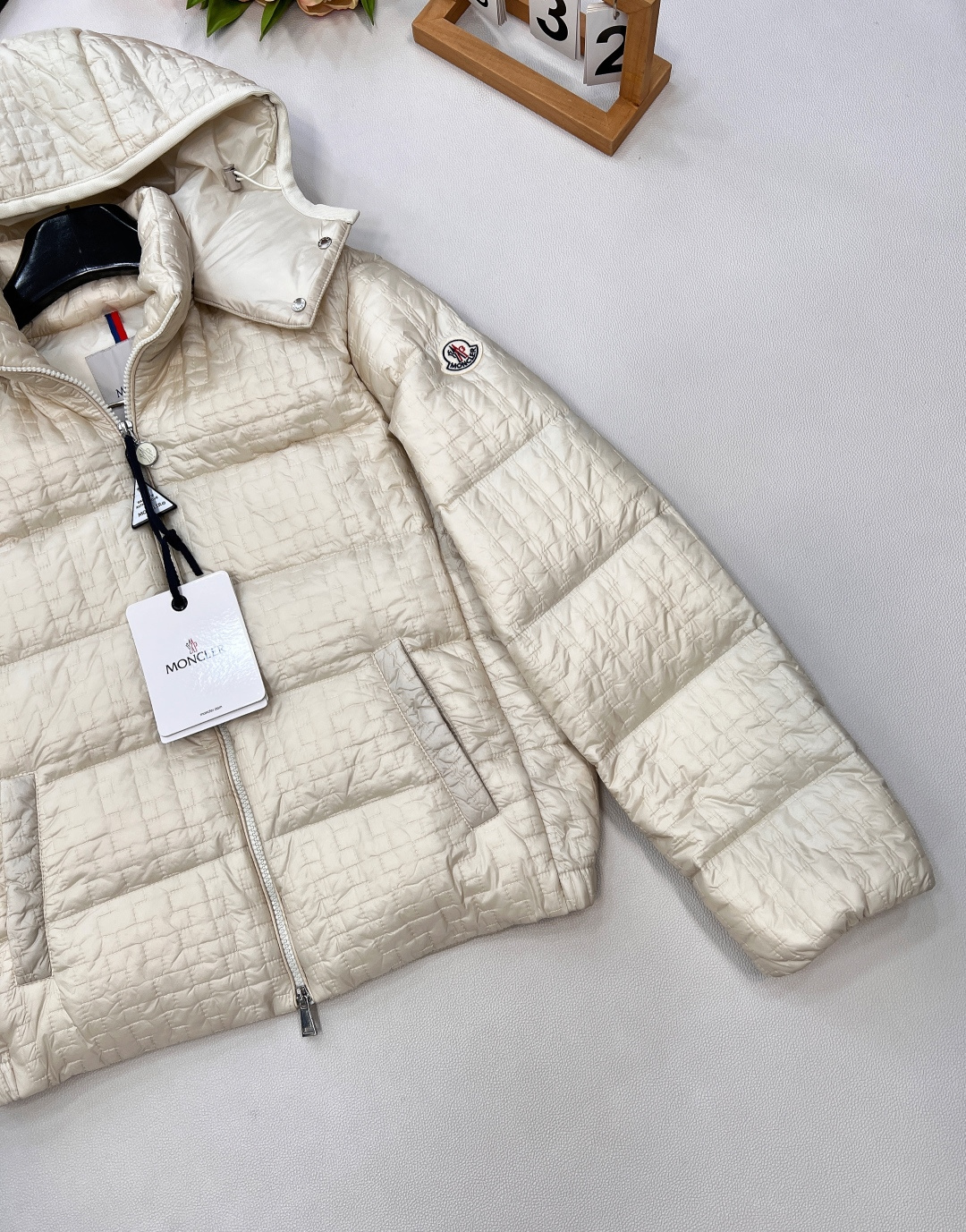 🆕Moncler新款连帽羽绒服外套，定制YB进口防风防水尼龙材质，其工艺还原，升级材质，提升秋冬御寒功能