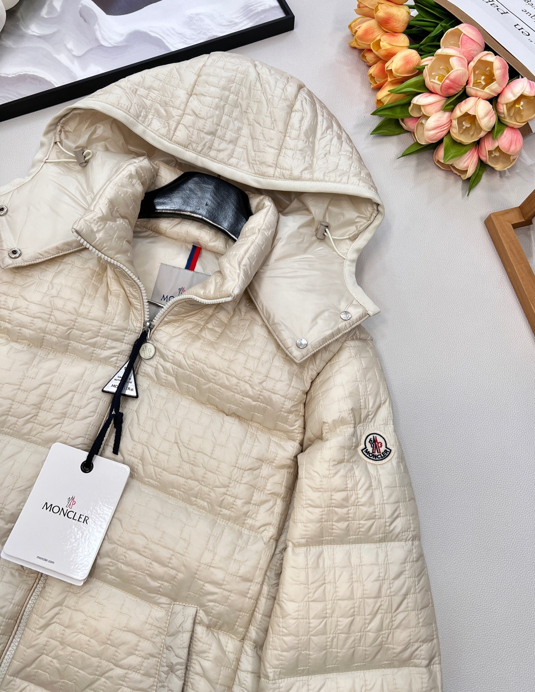 🆕Moncler新款连帽羽绒服外套，定制YB进口防风防水尼龙材质，其工艺还原，升级材质，提升秋冬御寒功能