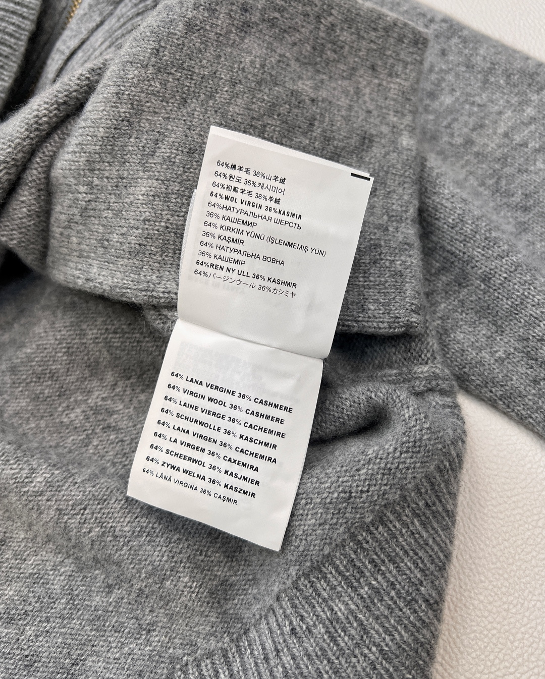 🆕Miumiu2025新款字母贴片翻领针织拉链开衫，定制YB羊绒羊毛纱线织造，细腻柔软，弹力十足 ，精致