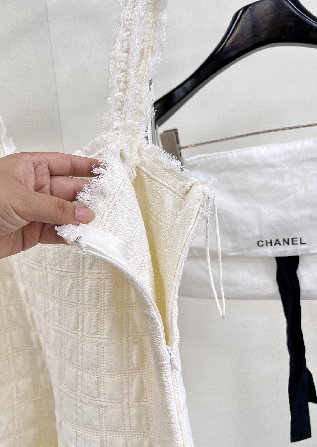 🆕Chanel25B高级手工坊系列新款白色毛毛格子吊带背心连衣裙丨⚠独家yb开发！高版出品！甄选细腻面料
