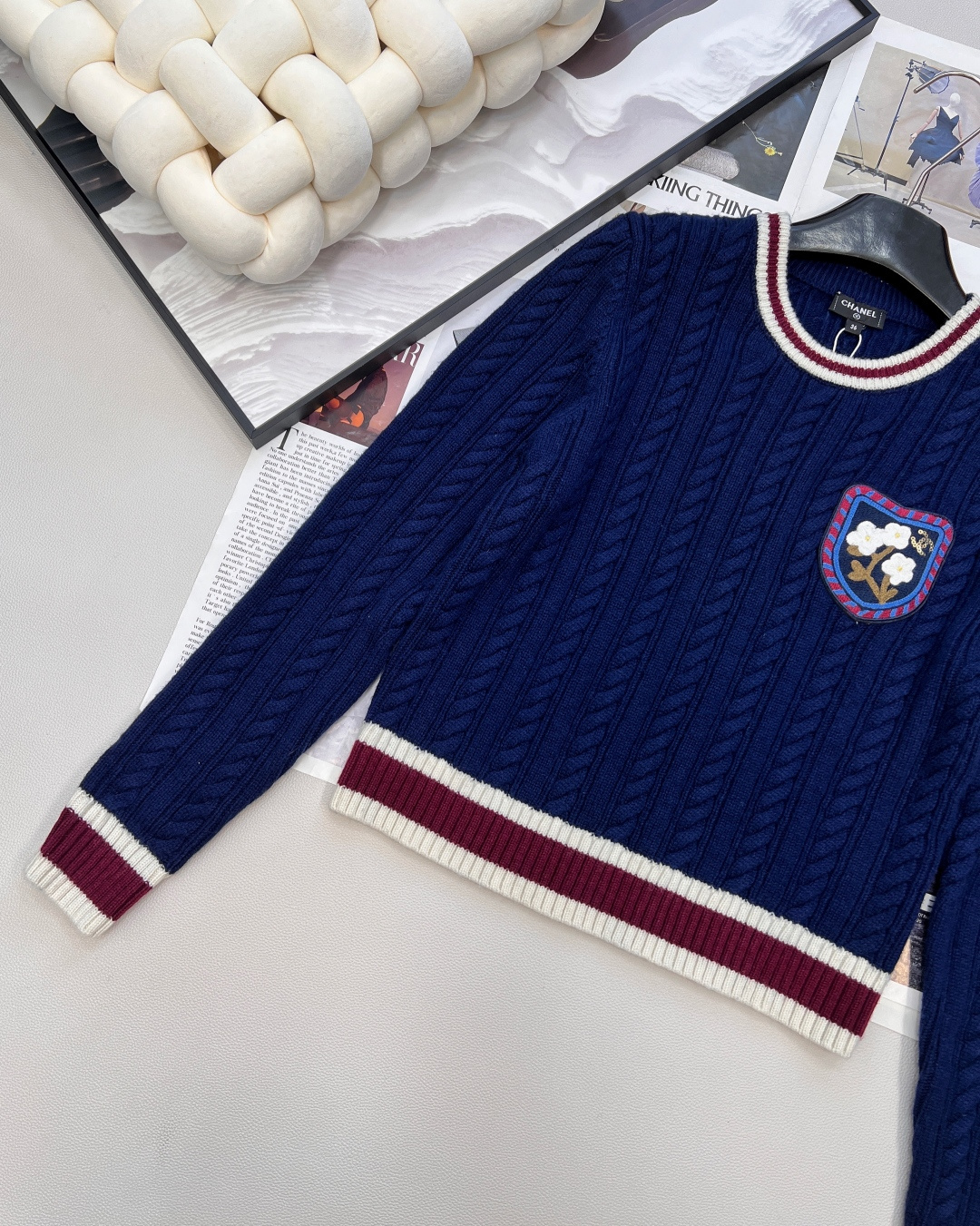 🆕Chanel新款圆领麻花撞色针织套头毛衣，定制YB羊绒纱线织造，质感光泽，柔软亲肤，圆领套头毛衣剪裁，