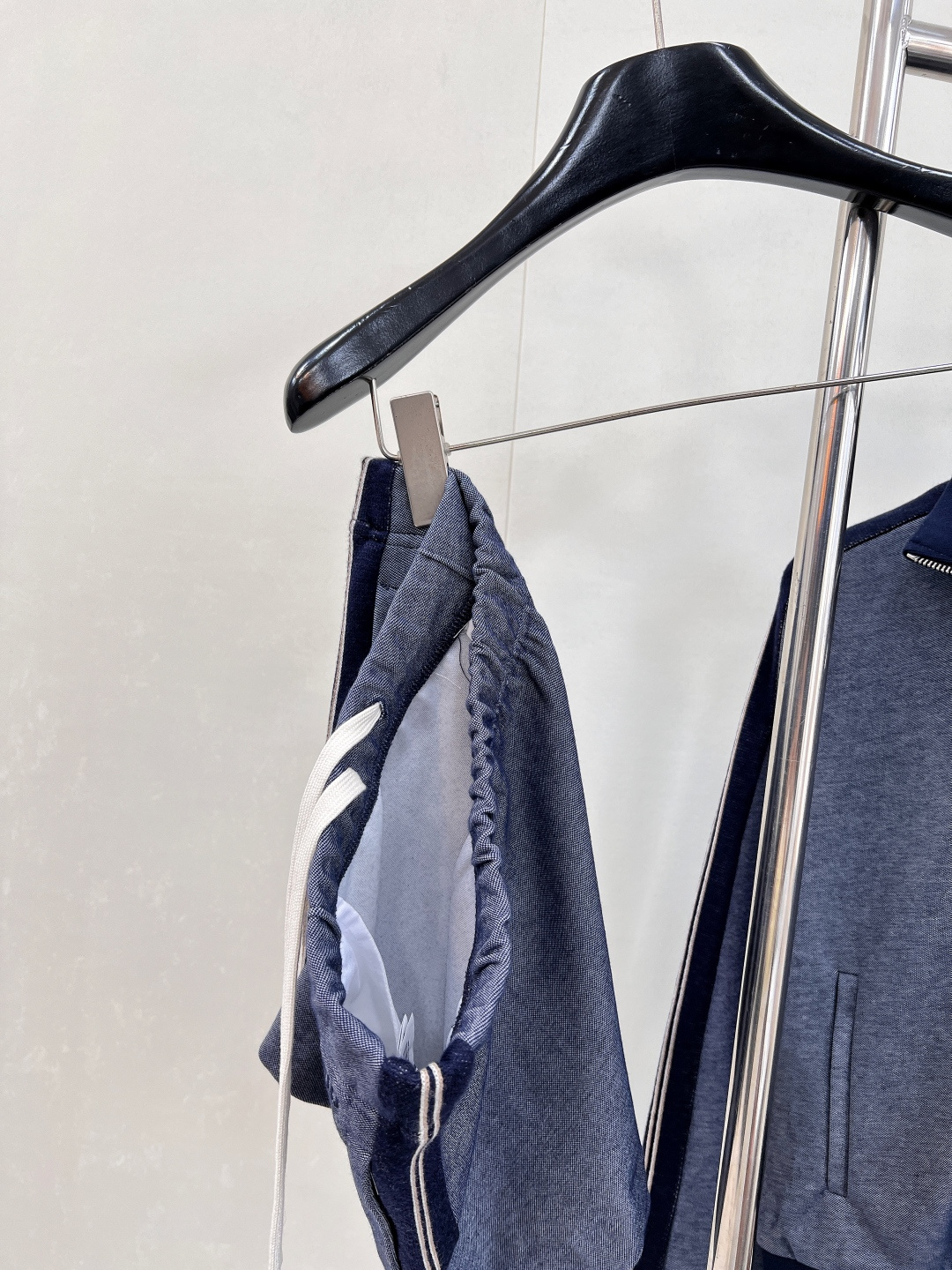 🆕 MIUMIU 新款撞色侧边织带刺绣字母半裙，定制YB斜纹全棉材质，质感细腻，垂顺舒适，撞色包边弹力织