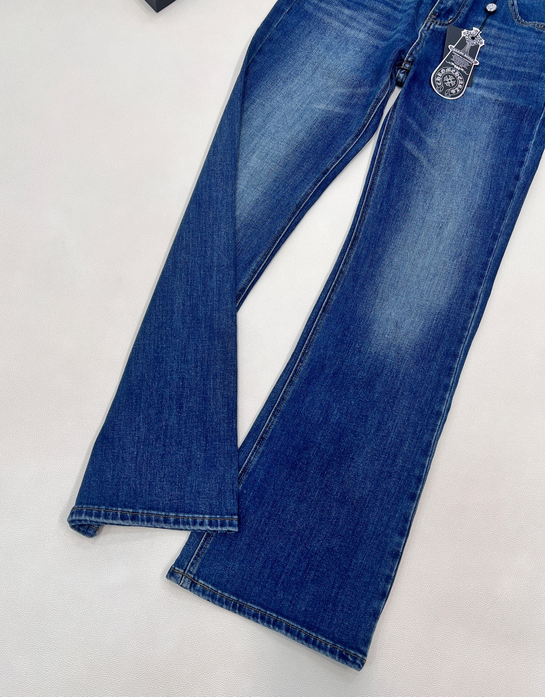 🆕Chrome Hearts 25Fw秋冬新款 十字架装饰不规则微喇弹性牛仔长裤丨⚠独家高版出品！超级百