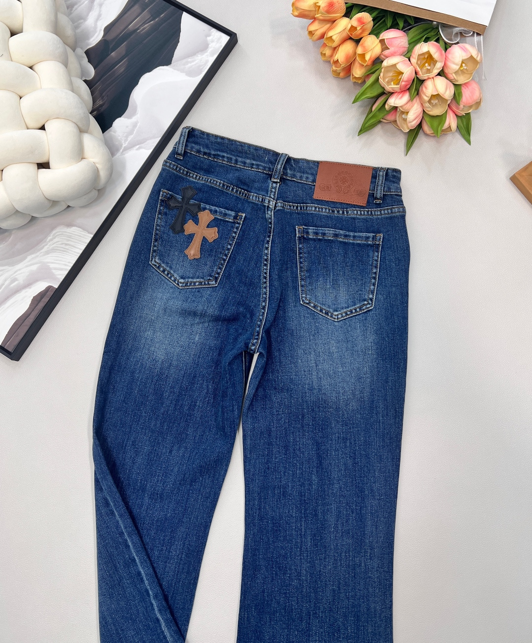 🆕Chrome Hearts 25Fw秋冬新款 十字架装饰不规则微喇弹性牛仔长裤丨⚠独家高版出品！超级百