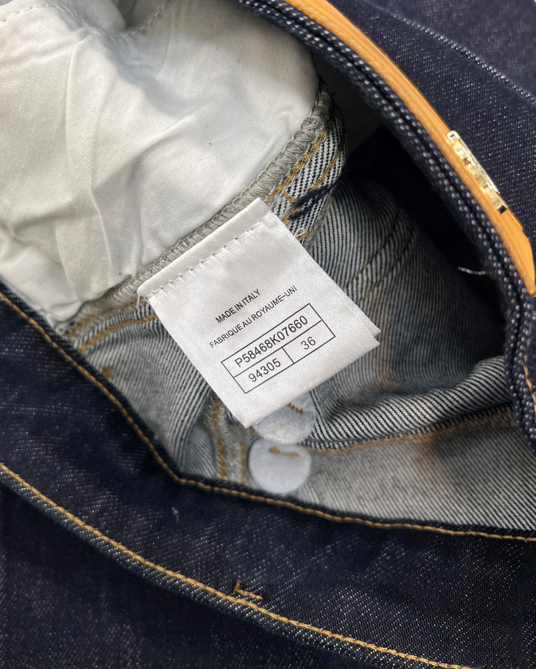 🆕CHANEL新款小香风四面弹侧边logo刺绣拼接弹力直筒裤，采用酵洗水洗工艺，棉弹牛仔面料，质地亲肤柔