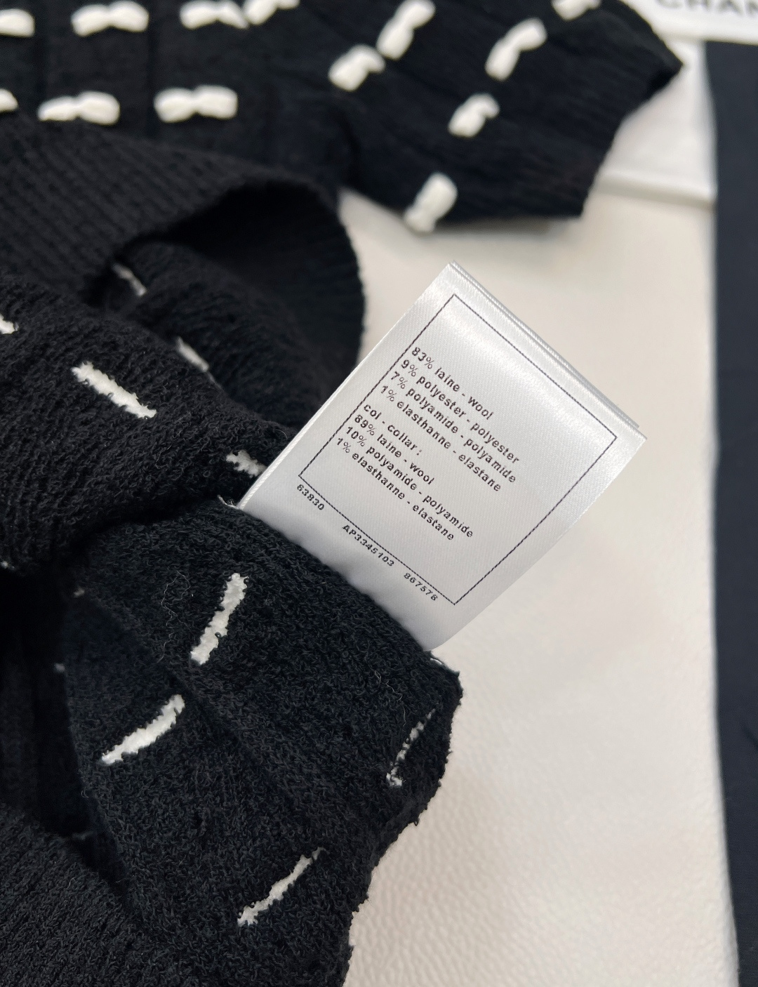 🆕Chanel新款蝴蝶结针织短袖，定制YB羊毛纱线织造，质感高级舒适，套头针织短袖剪裁，通体横向穿插对比