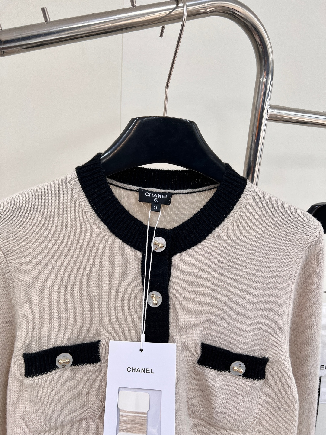 🆕Chanel新款撞色口袋针织长袖，定制YB羊绒纱线织造，质感光泽，柔软亲肤，圆领针织套头上衣，肌理松弛