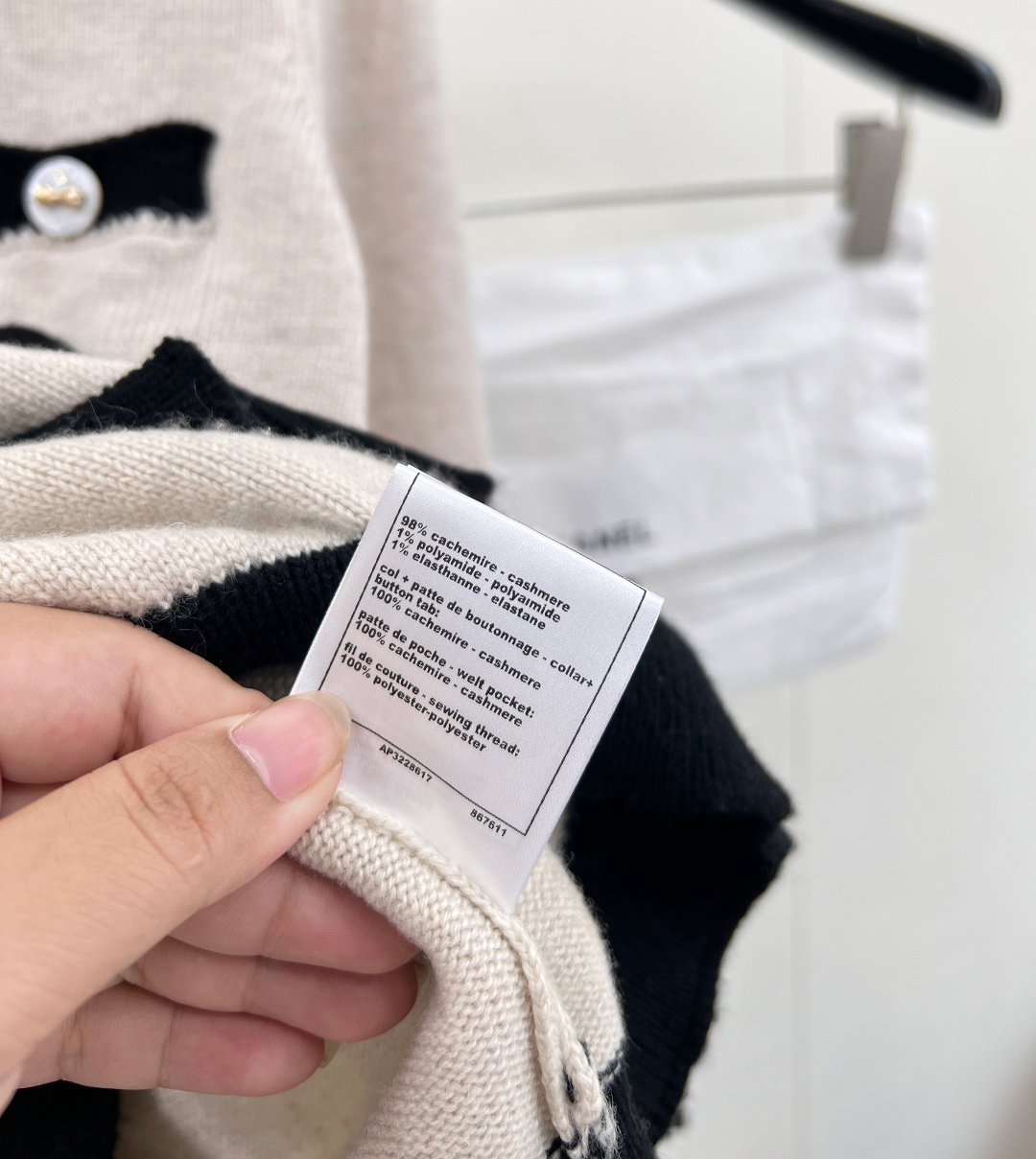 🆕Chanel新款撞色口袋针织长袖，定制YB羊绒纱线织造，质感光泽，柔软亲肤，圆领针织套头上衣，肌理松弛