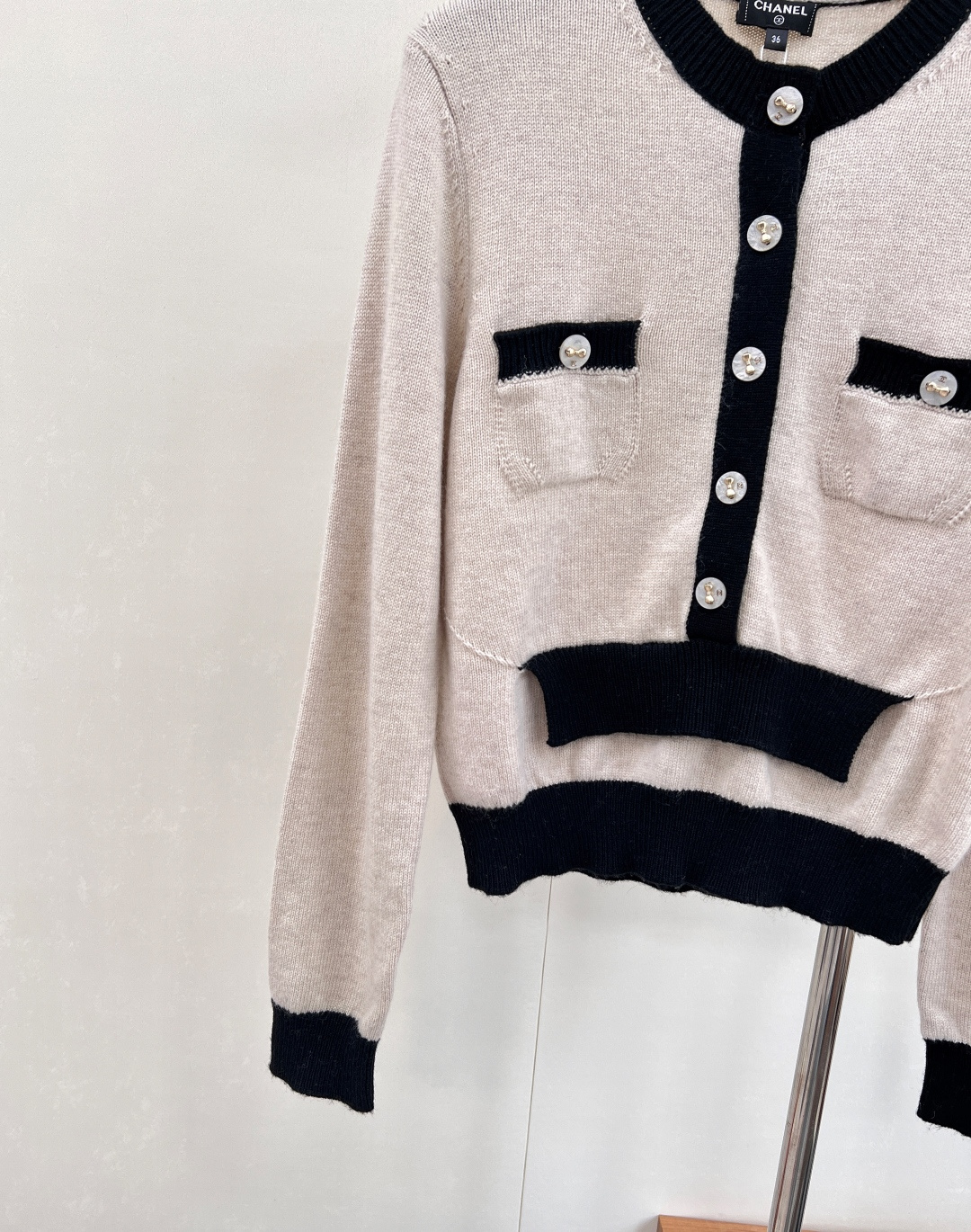 🆕Chanel新款撞色口袋针织长袖，定制YB羊绒纱线织造，质感光泽，柔软亲肤，圆领针织套头上衣，肌理松弛