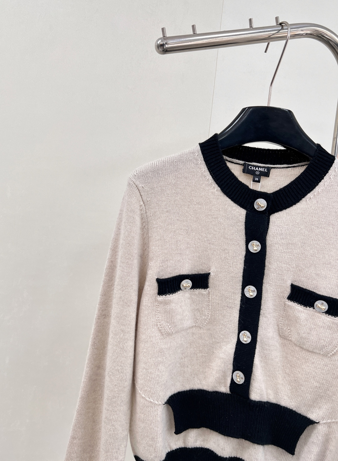 🆕Chanel新款撞色口袋针织长袖，定制YB羊绒纱线织造，质感光泽，柔软亲肤，圆领针织套头上衣，肌理松弛