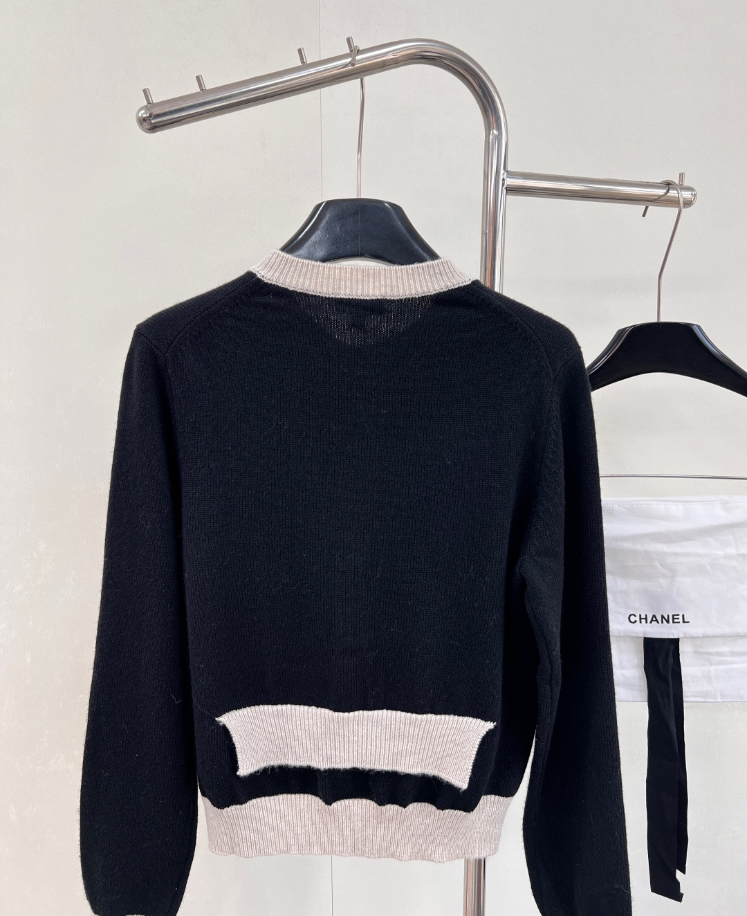 🆕Chanel新款撞色口袋针织长袖，定制YB羊绒纱线织造，质感光泽，柔软亲肤，圆领针织套头上衣，肌理松弛