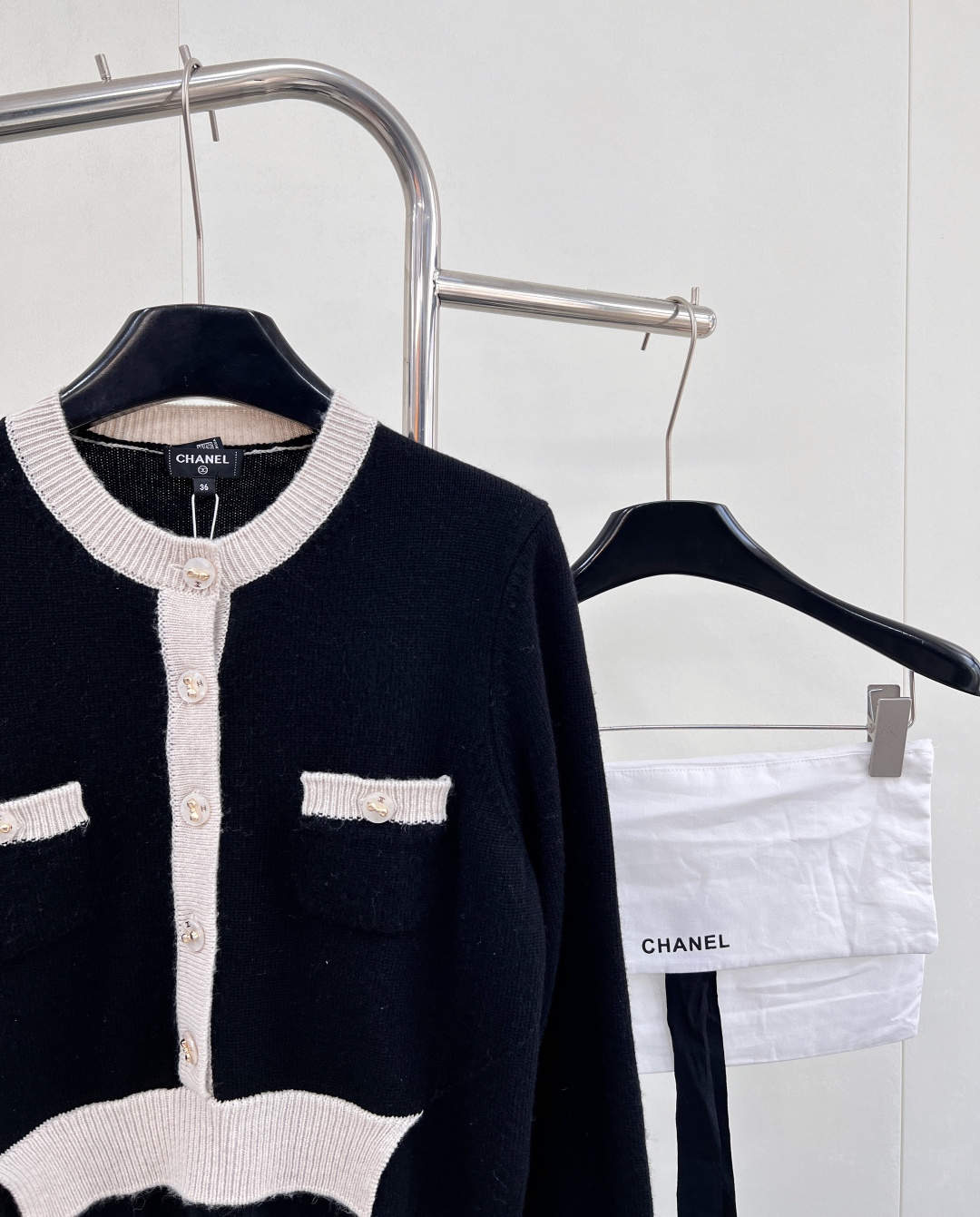 🆕Chanel新款撞色口袋针织长袖，定制YB羊绒纱线织造，质感光泽，柔软亲肤，圆领针织套头上衣，肌理松弛