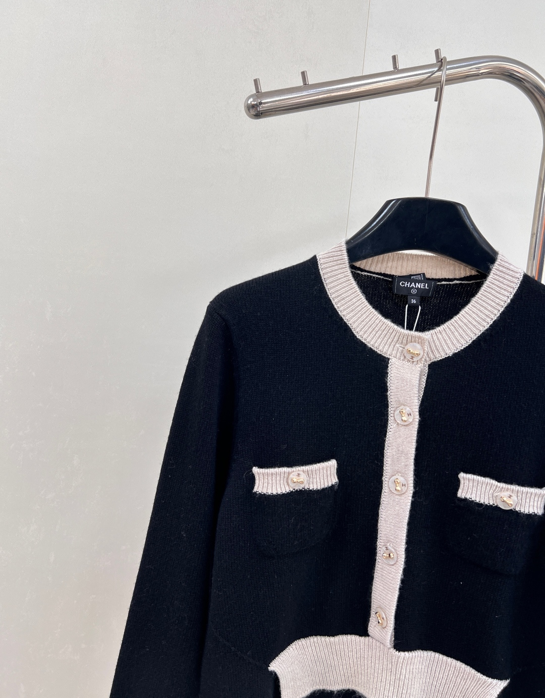 🆕Chanel新款撞色口袋针织长袖，定制YB羊绒纱线织造，质感光泽，柔软亲肤，圆领针织套头上衣，肌理松弛