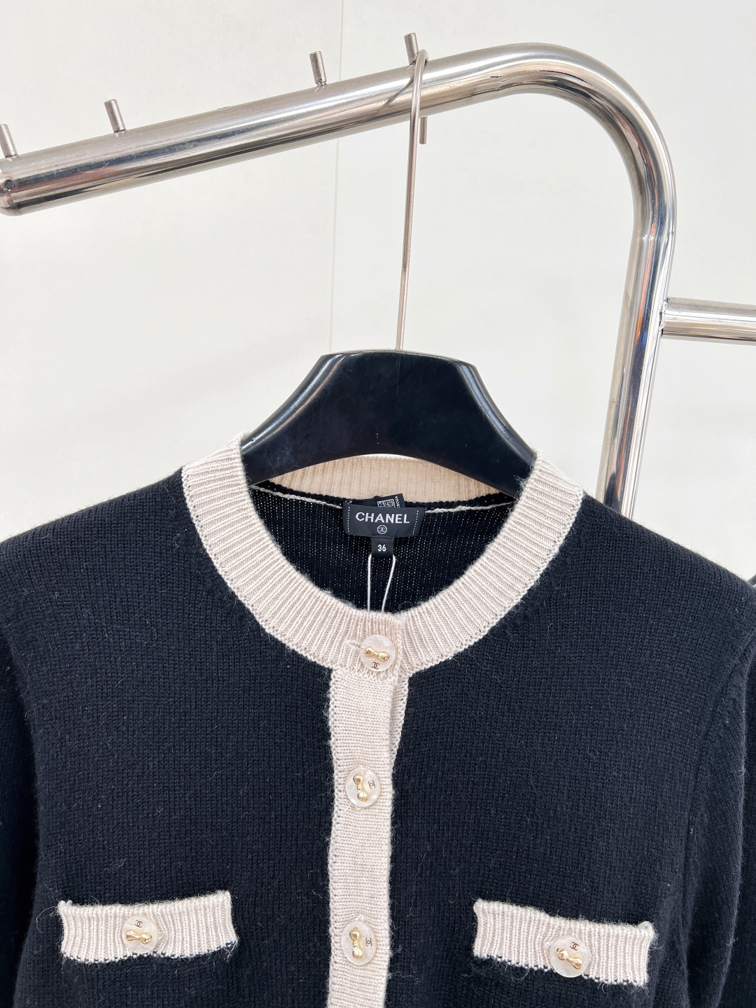 🆕Chanel新款撞色口袋针织长袖，定制YB羊绒纱线织造，质感光泽，柔软亲肤，圆领针织套头上衣，肌理松弛