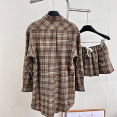 🆕Miumiu2025新款格纹长款衬衫,定制YB精仿羊毛材质,质感高级,垂顺舒适,廓形oversized 🆕Miumiu2025新款格纹长款衬衫,定制YB精仿羊毛材质,质感高级,垂顺舒适,廓形oversized