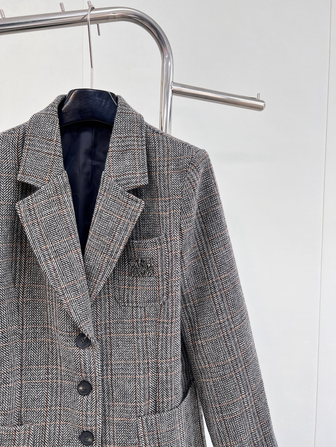 🆕MiuMiu25FW秋冬新款翻领格纹口袋西装外套丨⚠独家yb开发！高版出品！甄选复古格纹精纺羊毛面料，