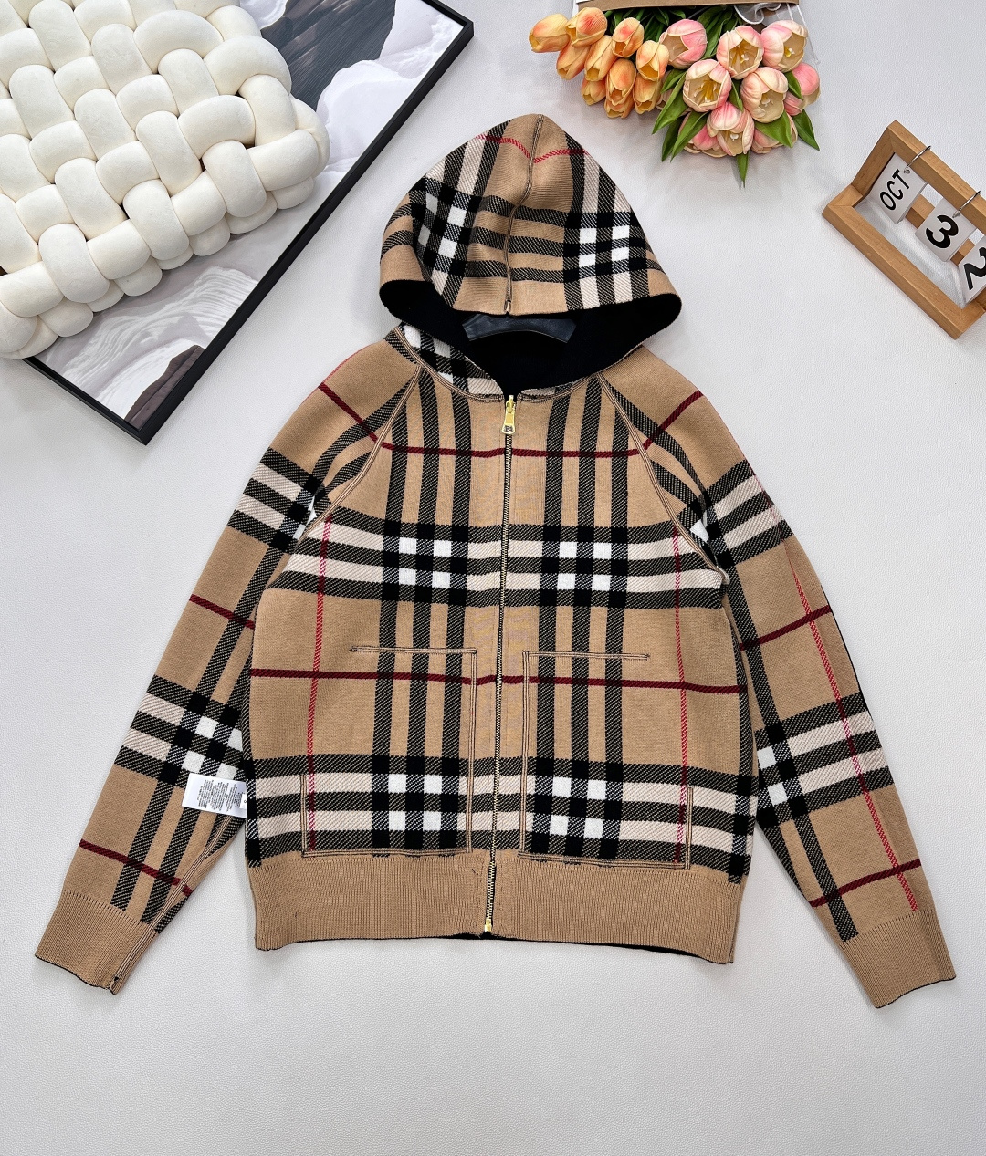 🆕 BURBERRY 秋冬新品复古英伦风双面穿战马图案羊毛开衫定制原版羊毛针织材质 质感舒适 亲肤保暖 