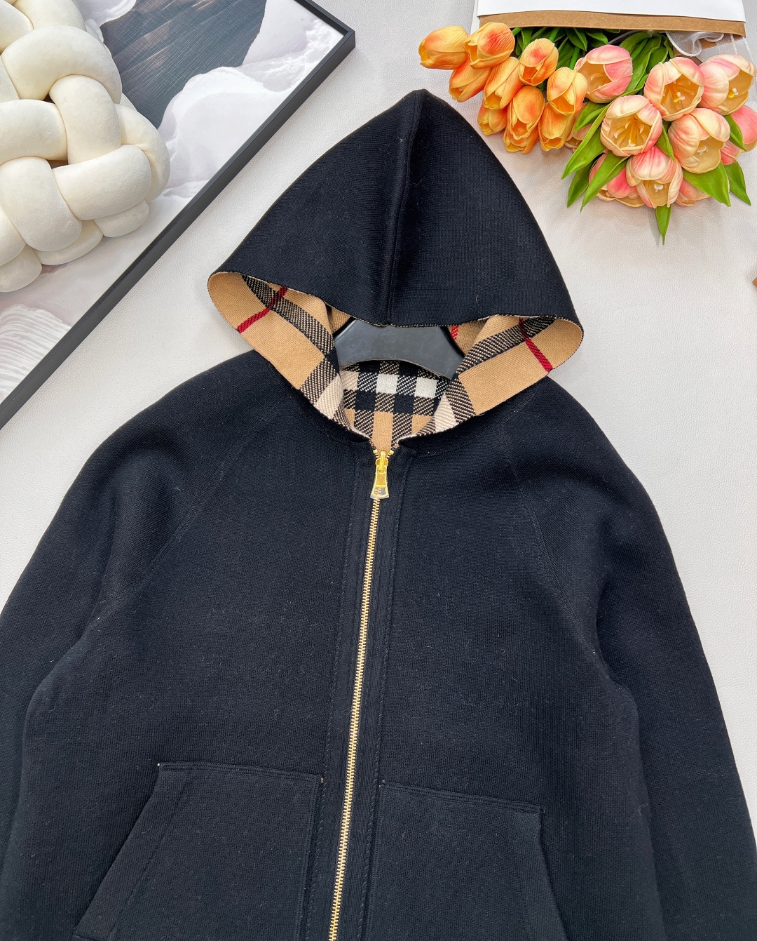 🆕 BURBERRY 秋冬新品复古英伦风双面穿战马图案羊毛开衫定制原版羊毛针织材质 质感舒适 亲肤保暖 