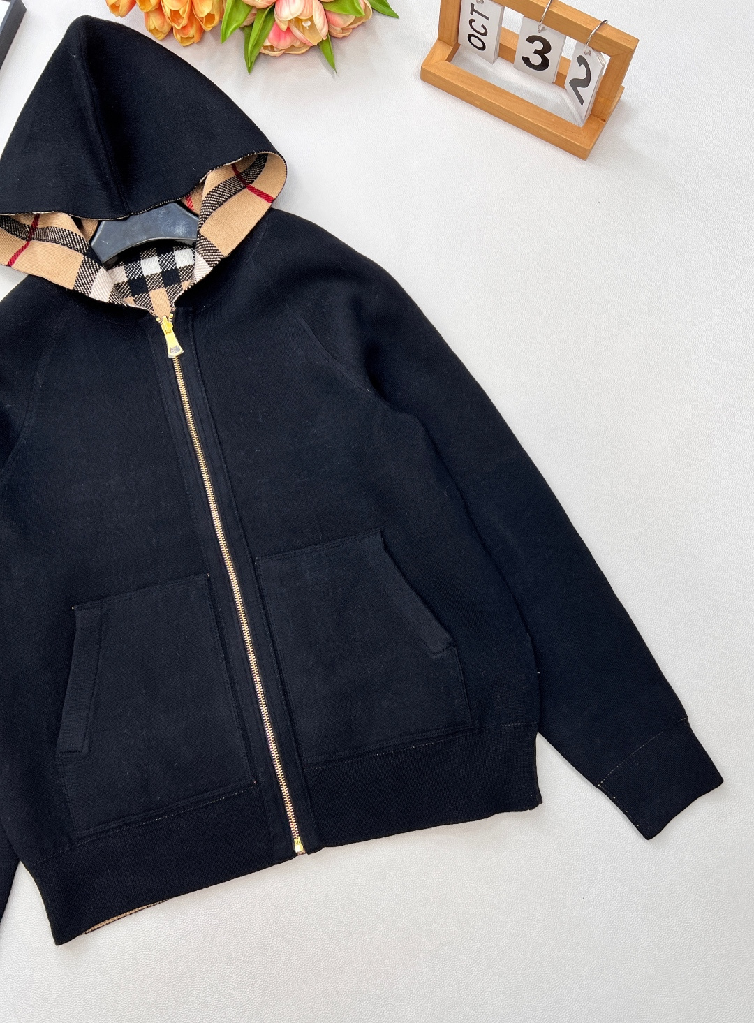 🆕 BURBERRY 秋冬新品复古英伦风双面穿战马图案羊毛开衫定制原版羊毛针织材质 质感舒适 亲肤保暖 