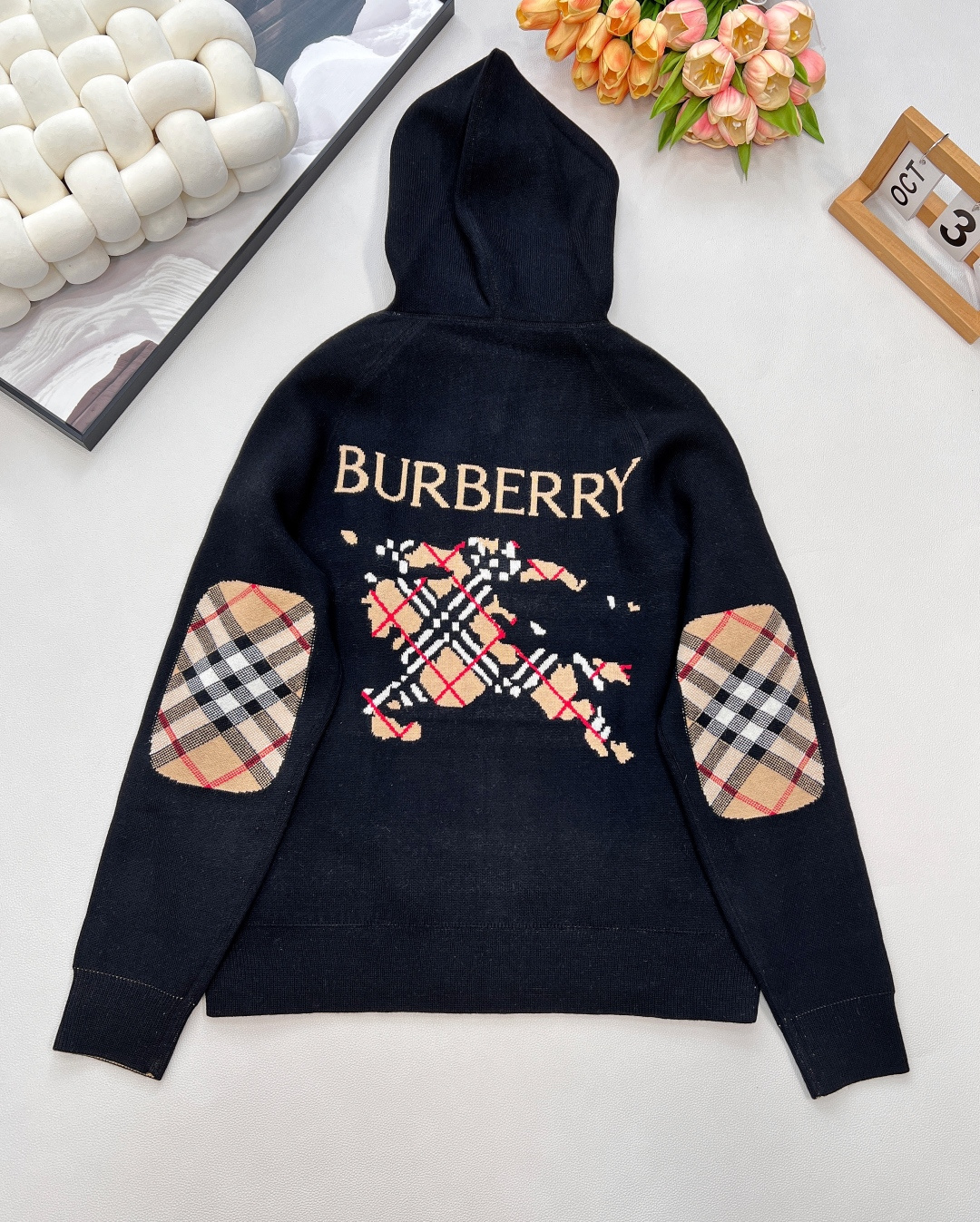🆕 BURBERRY 秋冬新品复古英伦风双面穿战马图案羊毛开衫定制原版羊毛针织材质 质感舒适 亲肤保暖 