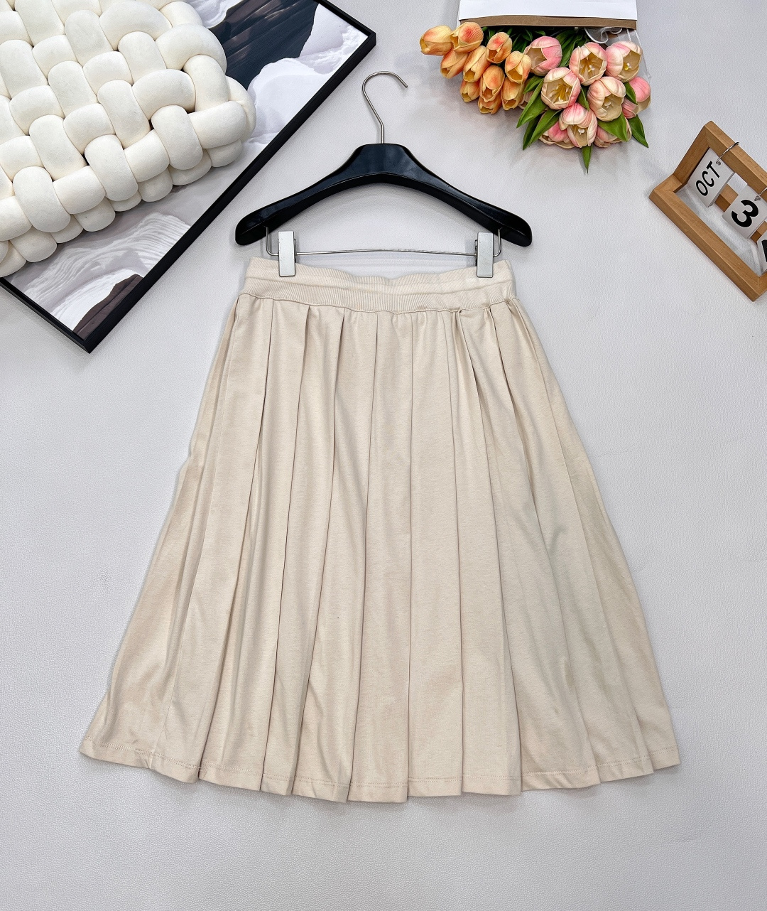 🆕Miumiu25FW早秋新款抽绳绑带刺绣字母百褶中裙，高版出品！定制100%棉材质一条裙子超大用料，褶