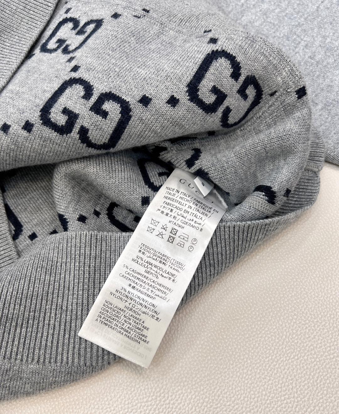 🆕 GUCCI 经典双面穿羊毛开衫外套一面纯粹，一面传奇✨ 双面美学，一衣多穿一面后背logo提花一面满