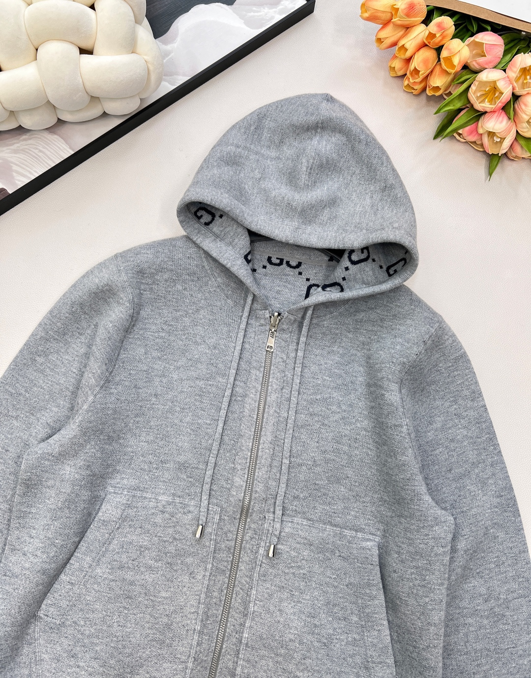 🆕 GUCCI 经典双面穿羊毛开衫外套一面纯粹，一面传奇✨ 双面美学，一衣多穿一面后背logo提花一面满