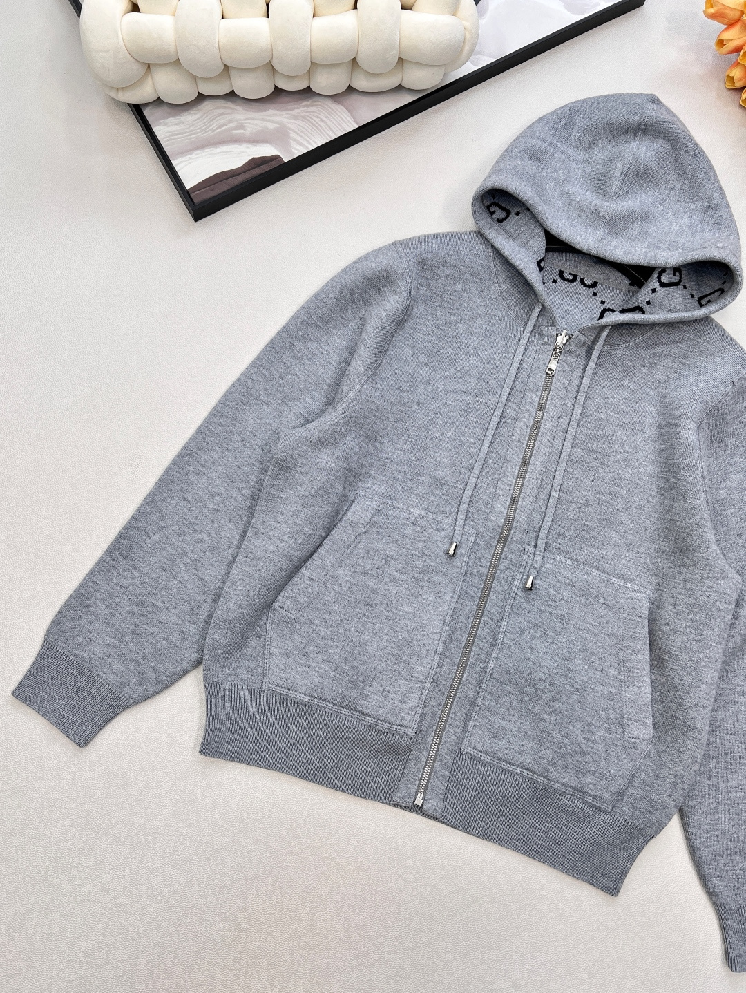 🆕 GUCCI 经典双面穿羊毛开衫外套一面纯粹，一面传奇✨ 双面美学，一衣多穿一面后背logo提花一面满