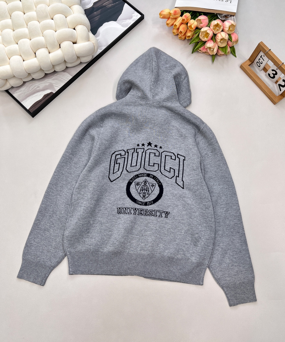 🆕 GUCCI 经典双面穿羊毛开衫外套一面纯粹，一面传奇✨ 双面美学，一衣多穿一面后背logo提花一面满