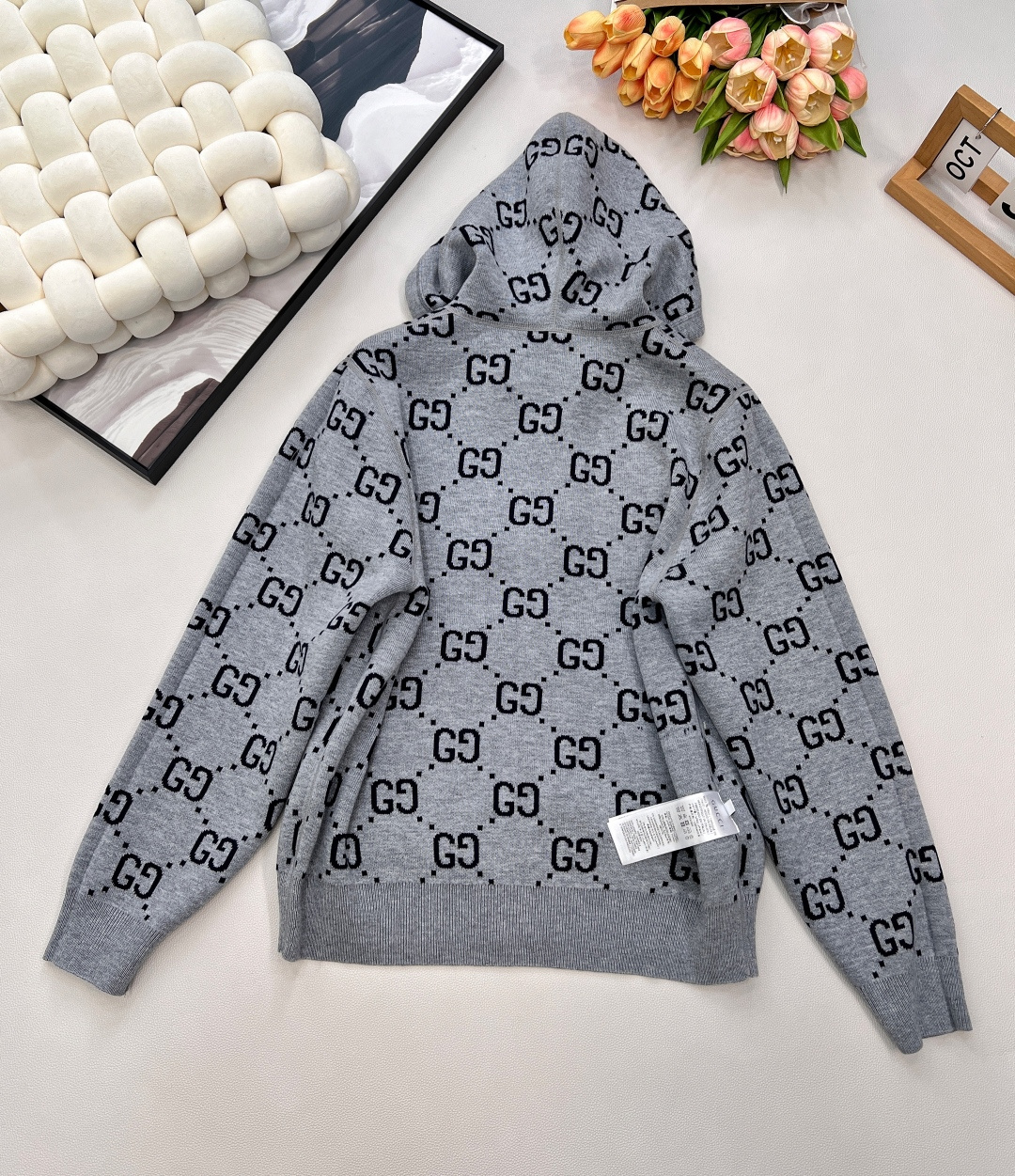 🆕 GUCCI 经典双面穿羊毛开衫外套一面纯粹，一面传奇✨ 双面美学，一衣多穿一面后背logo提花一面满