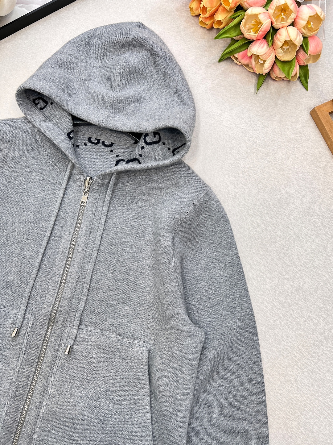 🆕 GUCCI 经典双面穿羊毛开衫外套一面纯粹，一面传奇✨ 双面美学，一衣多穿一面后背logo提花一面满