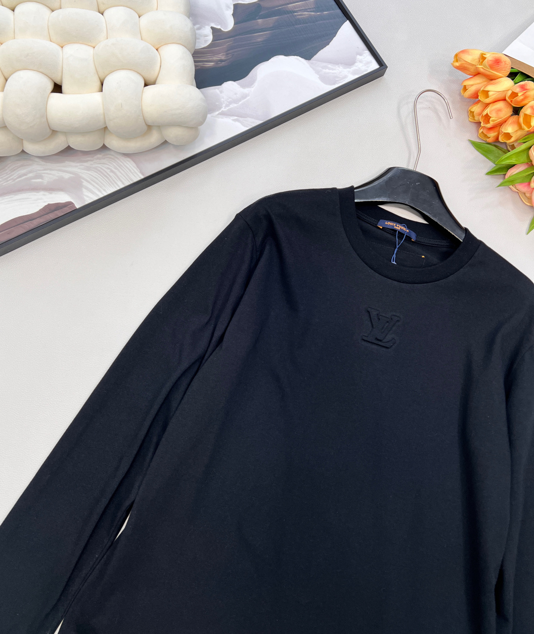 🆕 LOUIS VUITTON 经典浮雕立体压花字母长袖T恤，采用21支240面料 立体压花采用高周波工